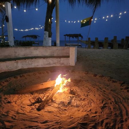 Pombo Kunda Villa Sanyang Buitenkant foto