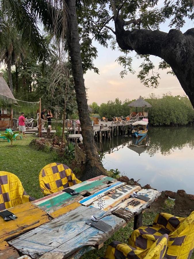 Pombo Kunda Villa Sanyang Buitenkant foto