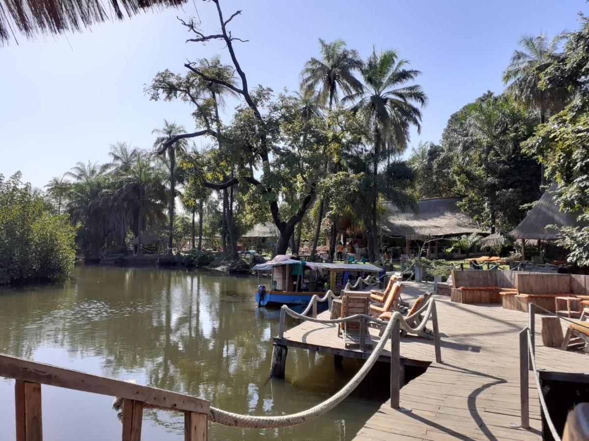 Pombo Kunda Villa Sanyang Buitenkant foto