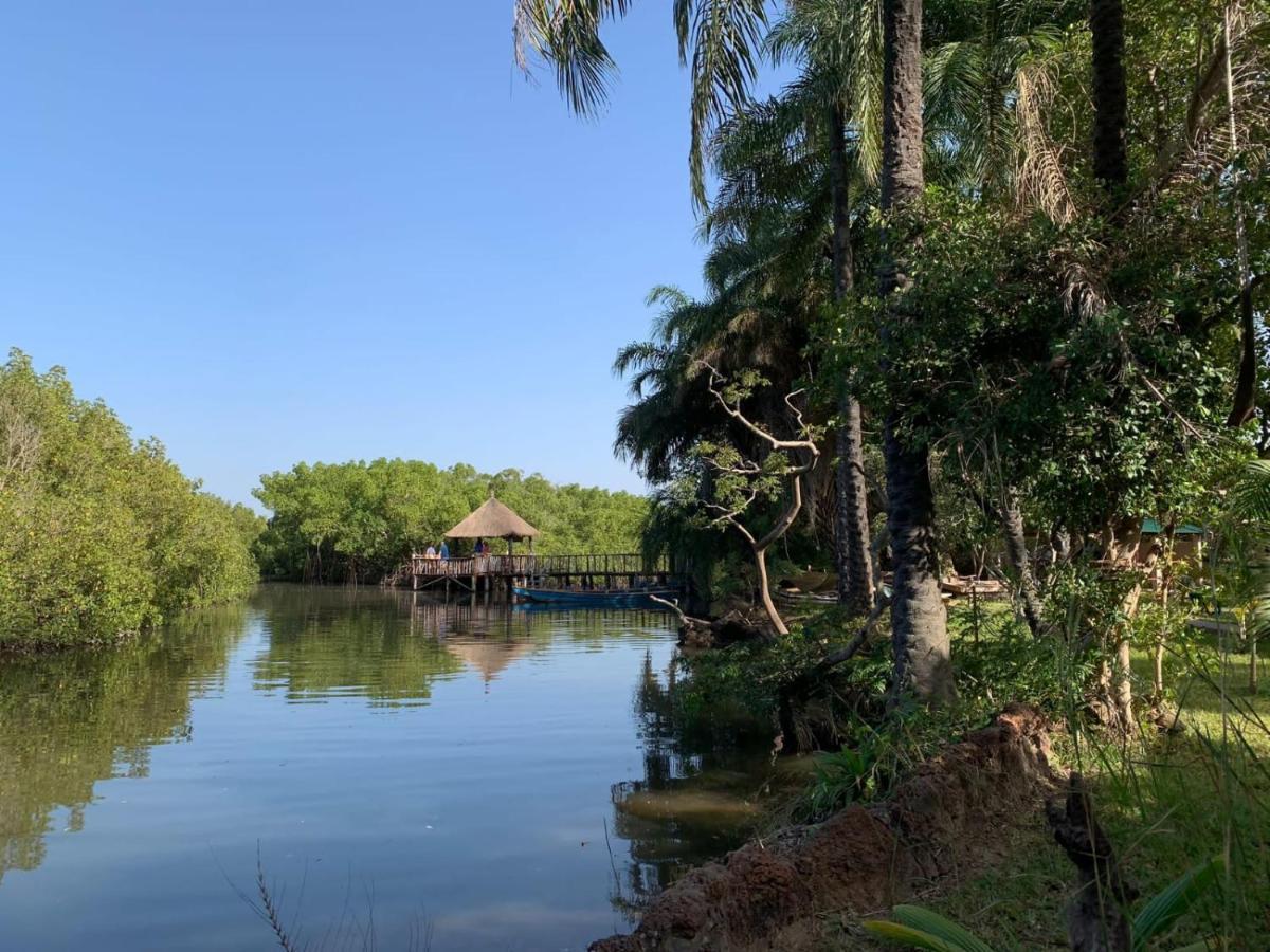 Pombo Kunda Villa Sanyang Buitenkant foto