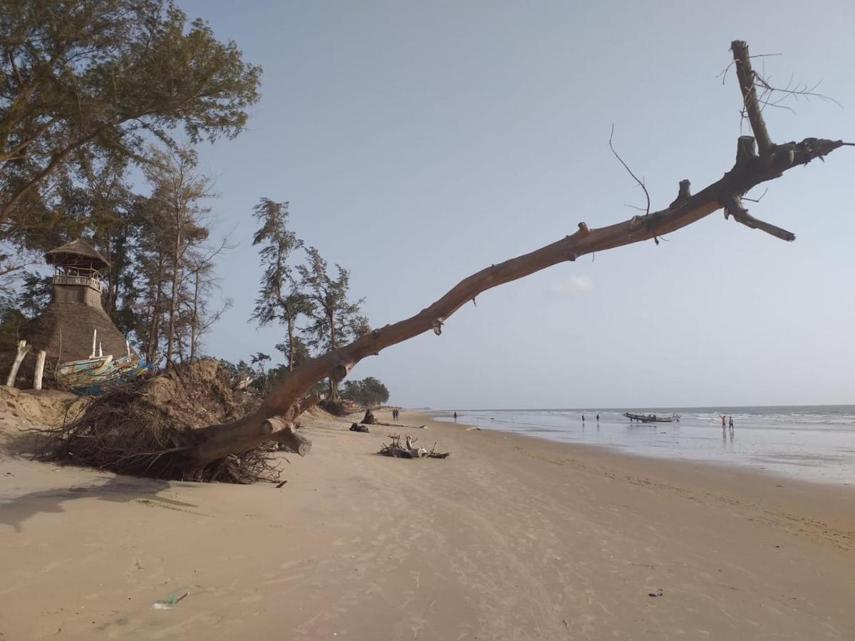 Pombo Kunda Villa Sanyang Buitenkant foto