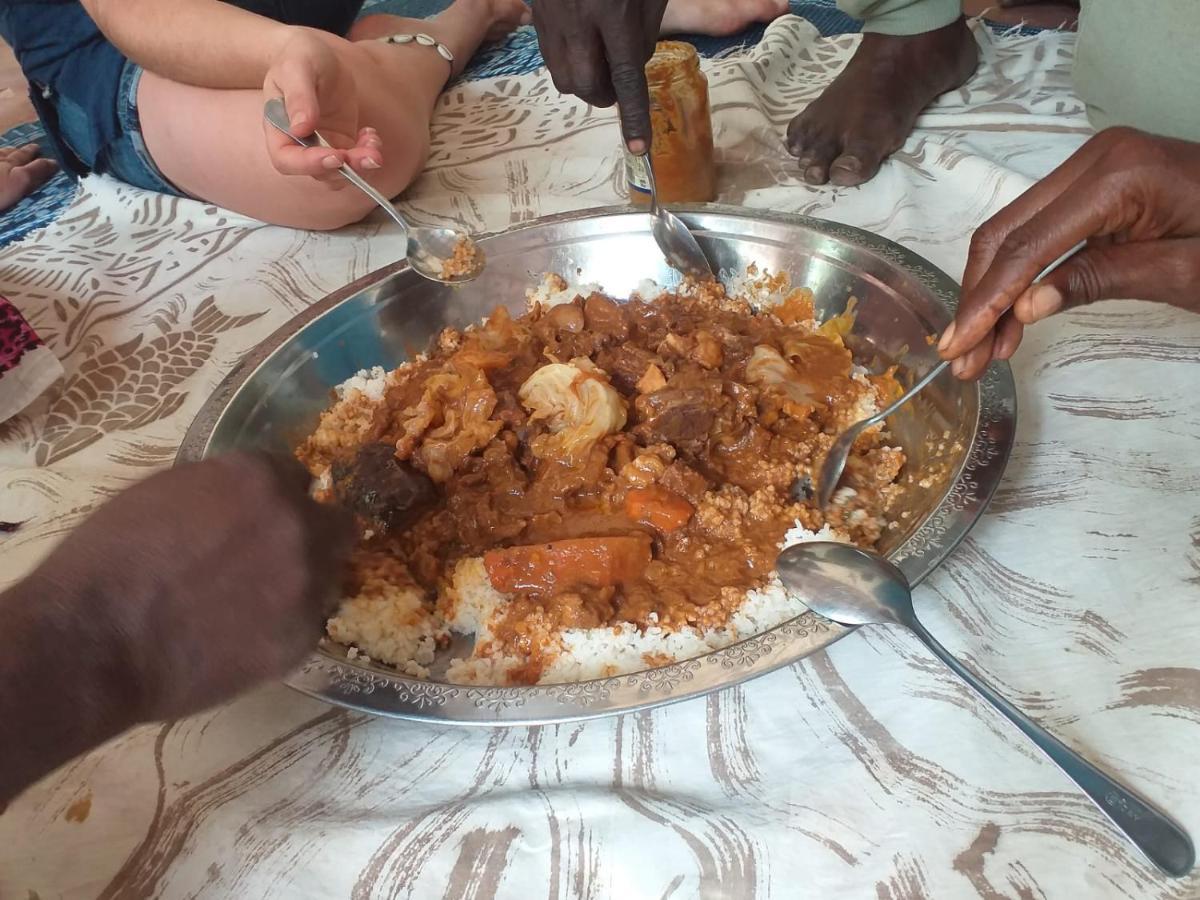 Pombo Kunda Villa Sanyang Buitenkant foto
