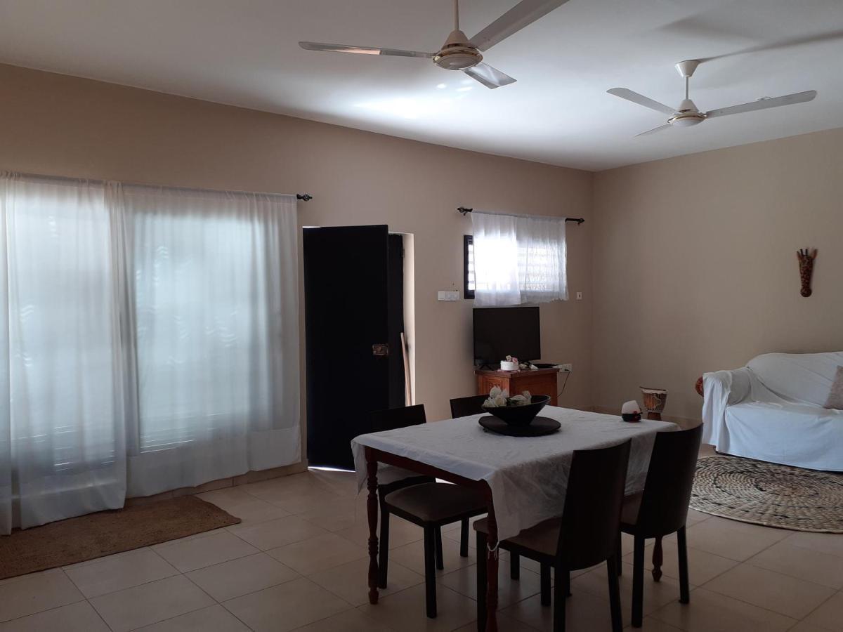 Pombo Kunda Villa Sanyang Buitenkant foto