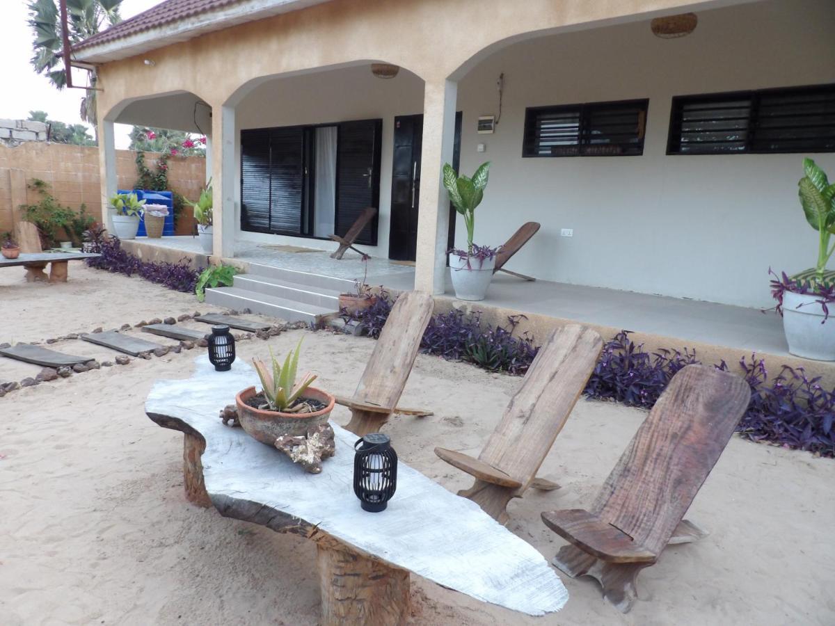 Pombo Kunda Villa Sanyang Buitenkant foto