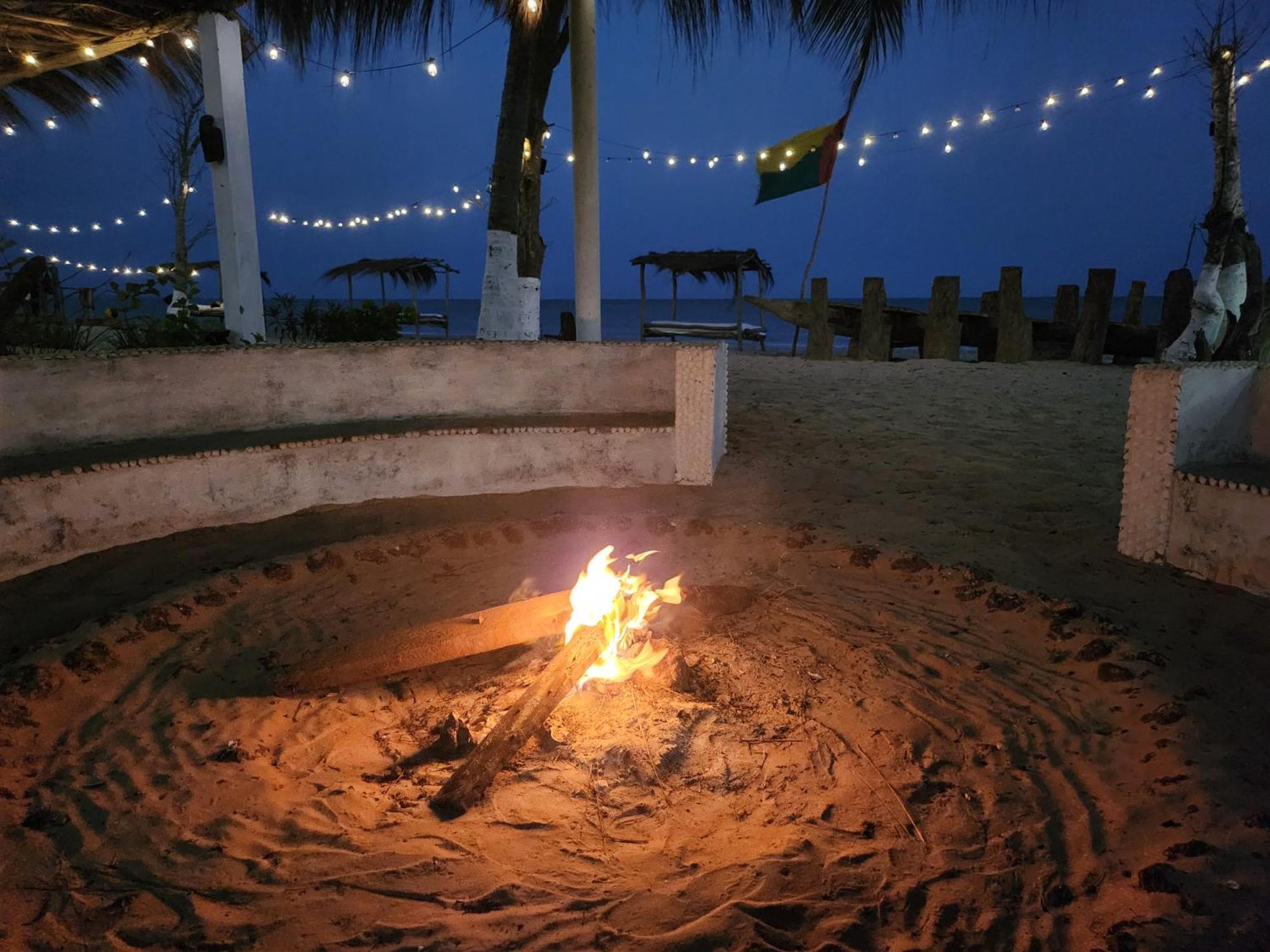 Pombo Kunda Villa Sanyang Buitenkant foto